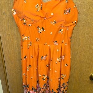 No boundaries summer dress in XL . It’s a junior a fits like a large .